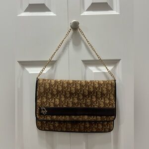 ‼️‼️CLEARANCE PRICING ‼️‼️ 
DIOR clutch on chain
